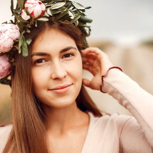 elegant-and-stylish-girl-in-a-summer-field-EJB97HX.jpg